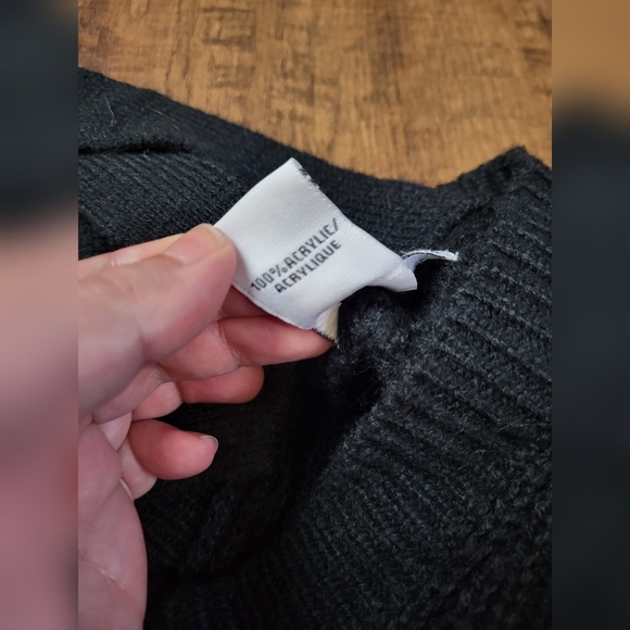 FREE W BUNDLE Another Story sweater - Picture 5 of 9